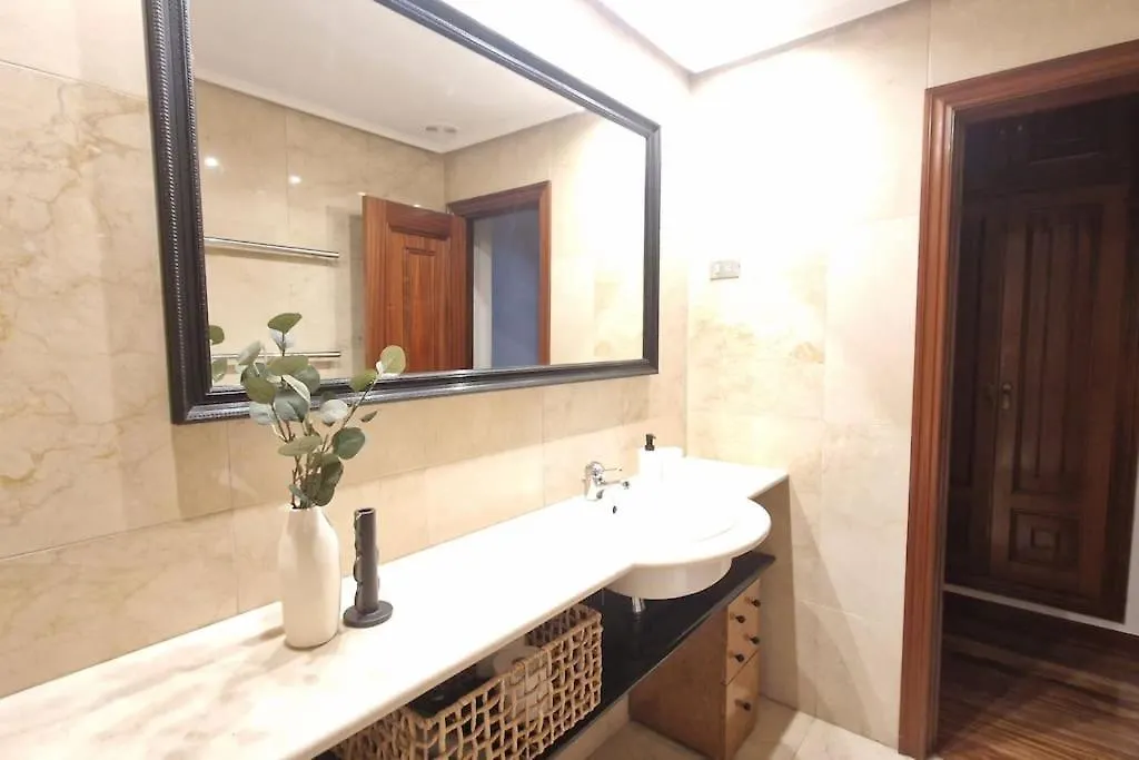 130M2 Premium & Central & Parking - Aloha Bilbao 0*,  Spanien