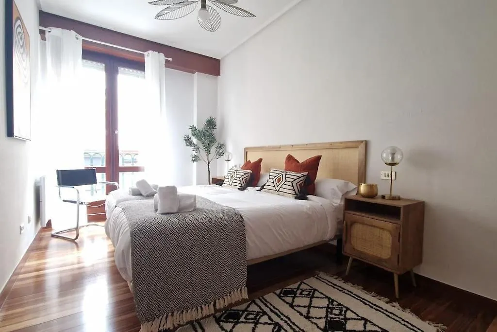 Apartment 130M2 Premium & Central & Parking - Aloha Bilbao Spain
